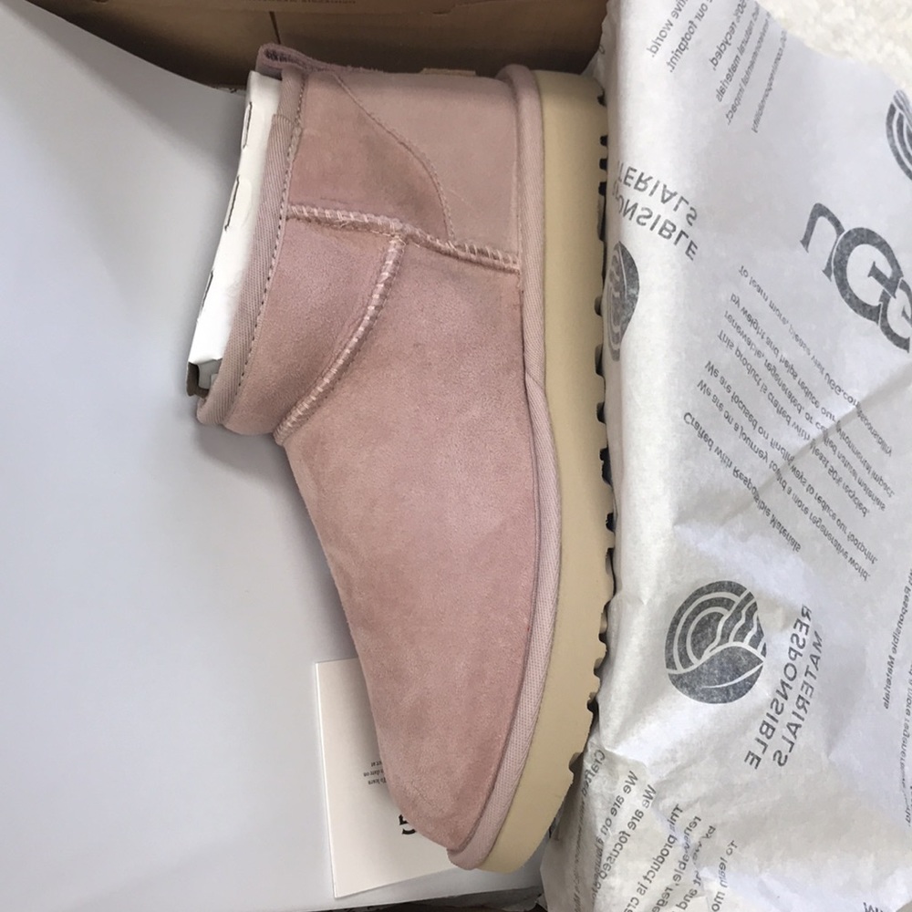 🎁 UGG Womens Classic Ultra Mini Ankle Boot - Picture 10 of 10